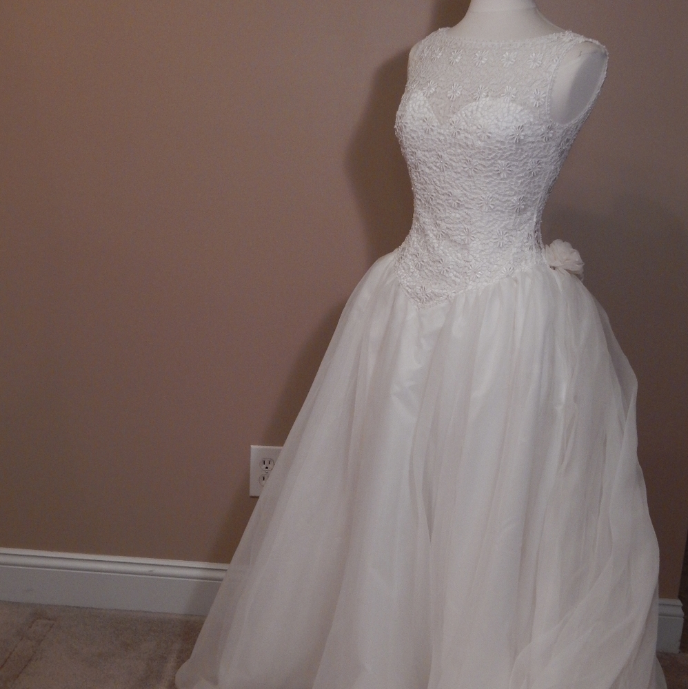 Wedding gown